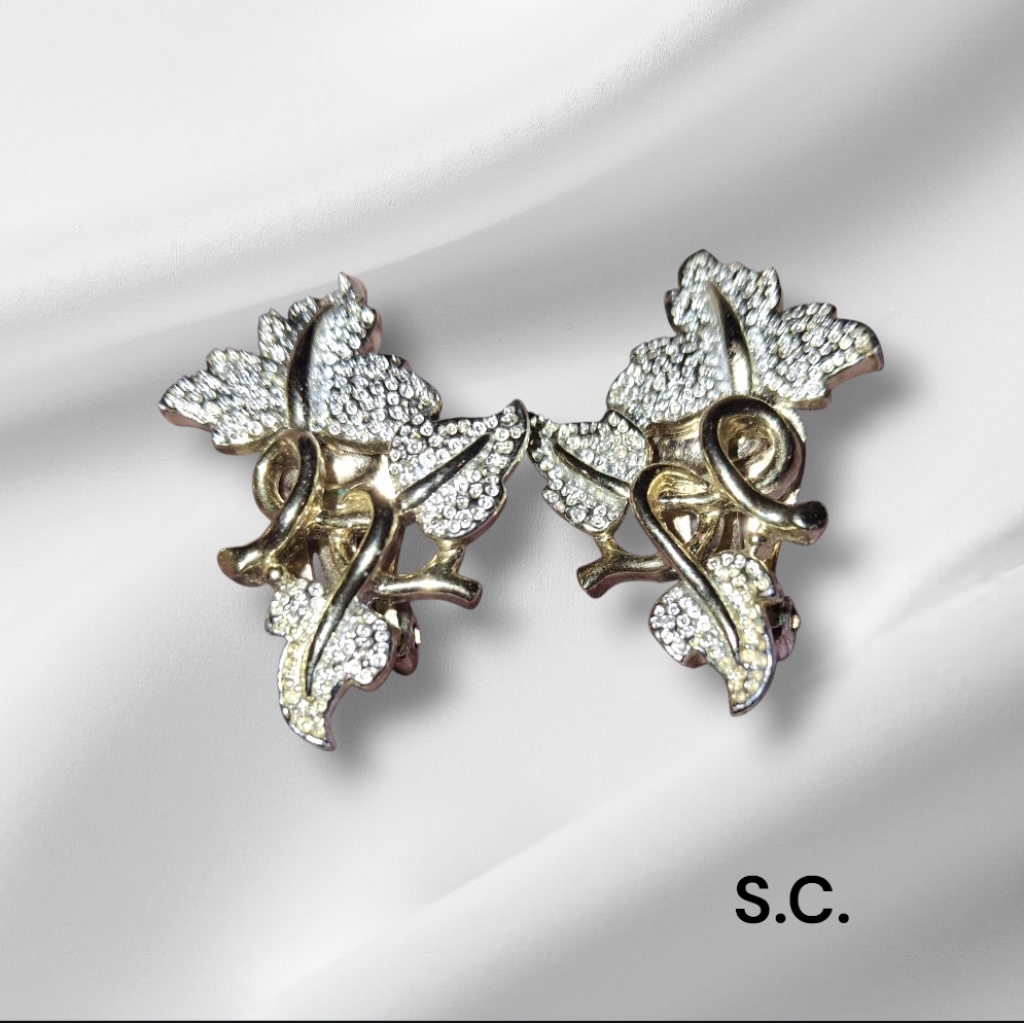 1958 Sarah Coventry Signed Twotone Clip On Earrings Gold  Silver